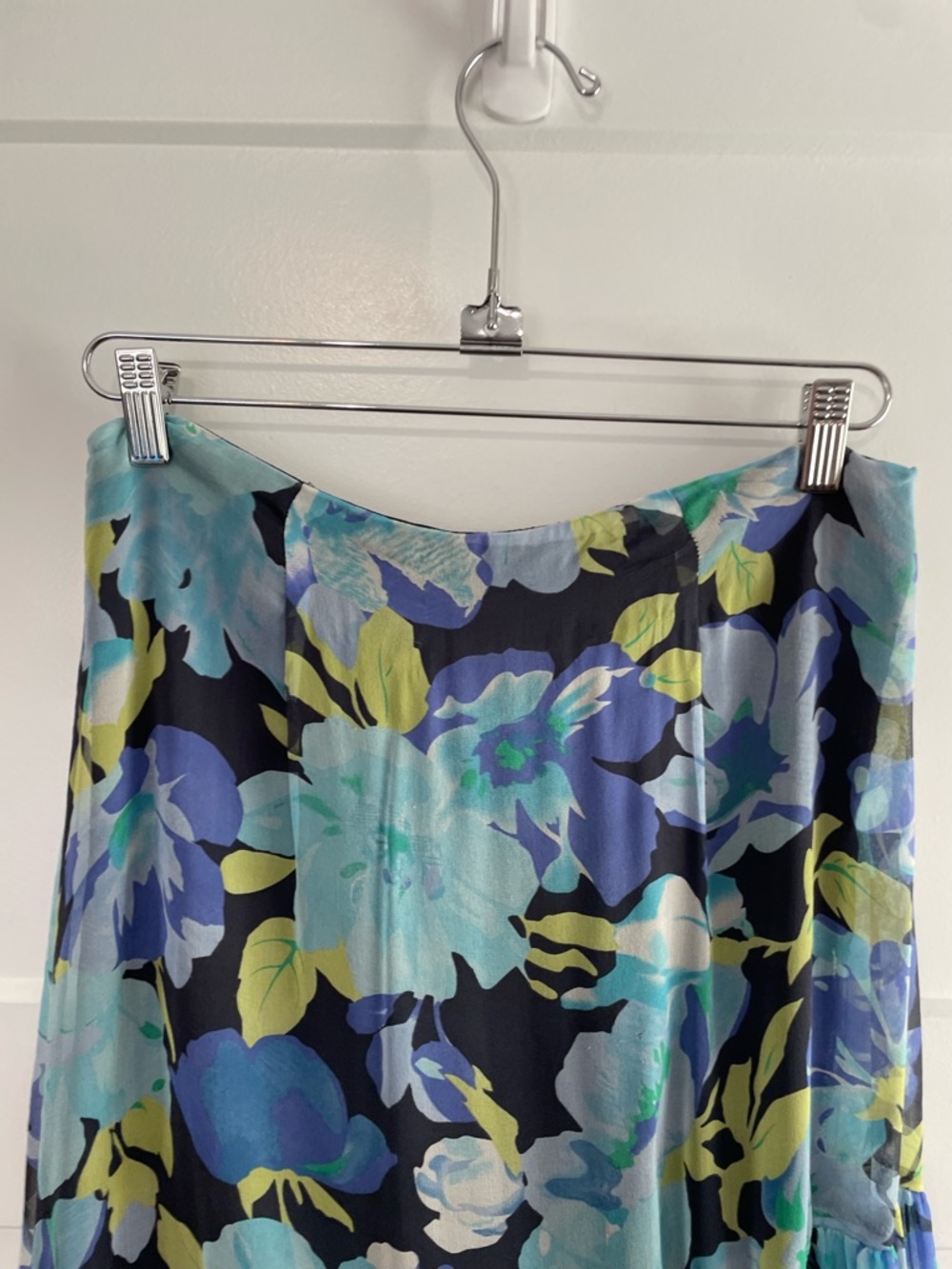 Harold’s Silk Ruffled Floral Skirt Size 8 - Picture 4 of 9